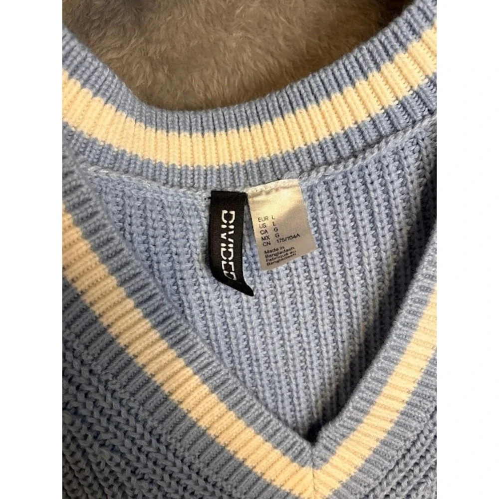 Divided H M Light Blue Knit V Neck Sweater Vest Cream Stripe‎ Detail Size L